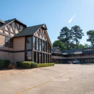 Фотографии мотеля
Victorian Inn & Suites