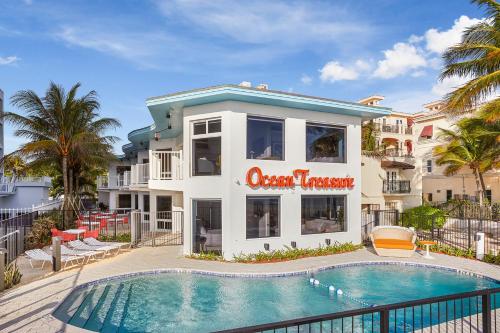 Фотография гостиницы Ocean Treasure Beachside Suites