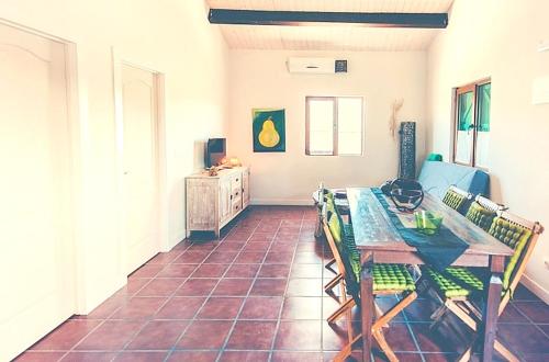 Фотография гостевого дома 2 bedrooms house with shared pool furnished garden and wifi at Canamero