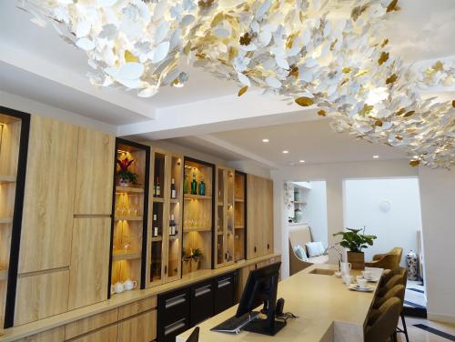 Фотография гостиницы Hôtel des Champs-Elysées