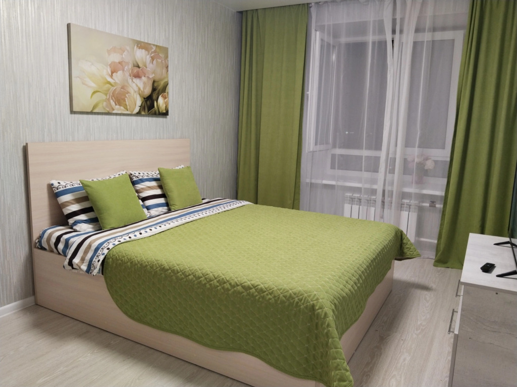 Фотография квартиры Апартаменты Монтана до 4 Чел на Возрождения 51 Пятница Сеть Посуточных Квартир