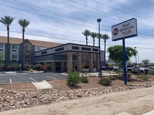 Фотография гостиницы Best Western Plus Yuma Foothills Inn & Suites