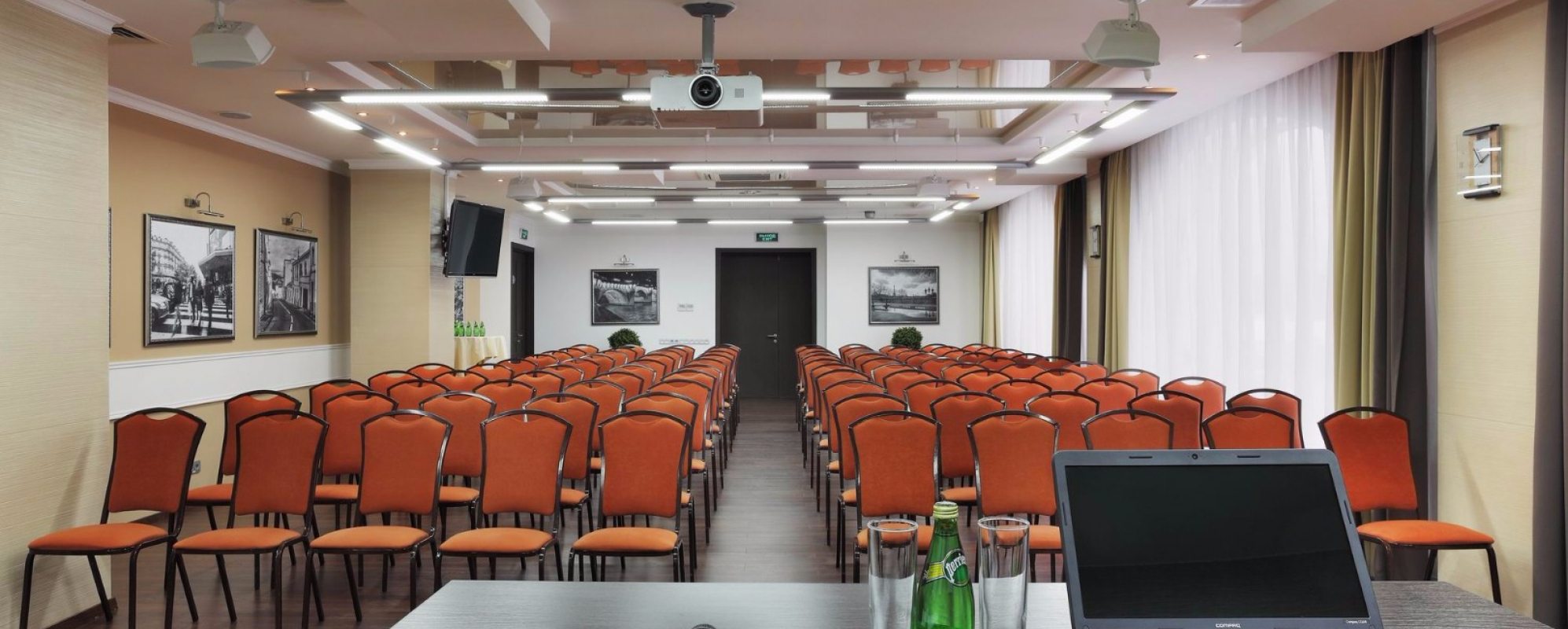 Фотографии конференц-зала Пале Рояль на 100 мест