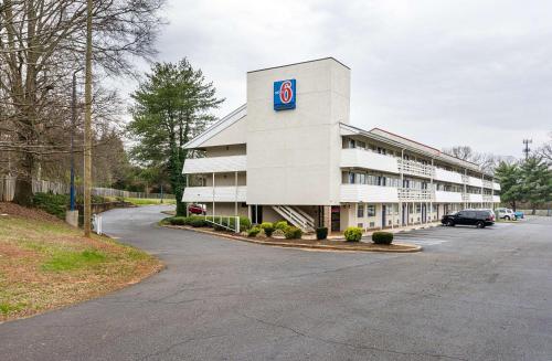 Фотография гостиницы Motel 6-Charlotte, NC - Coliseum