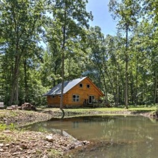 Фотография гостевого дома Lyndhurst Cabin on Farm with Pond and Stocked Stream!