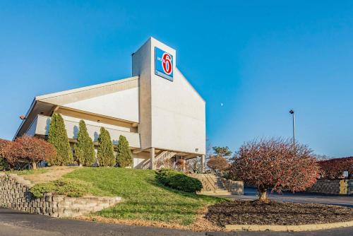 Фотография гостиницы Motel 6-Cincinnati, OH - Central - Norwood