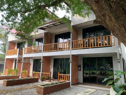 Фотография базы отдыха Red Coral Villa