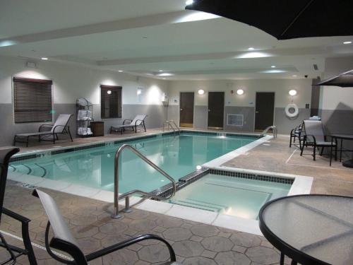 Фотография гостиницы Holiday Inn Express and Suites - Stroudsburg, an IHG Hotel