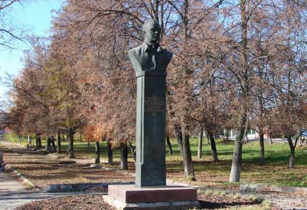 Фотография памятника Бюст Н.Н. Поликарпова
