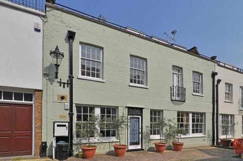 Фотография гостевого дома Ennismore Mews