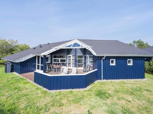 Фотография гостевого дома Holiday home Blåvand CXC