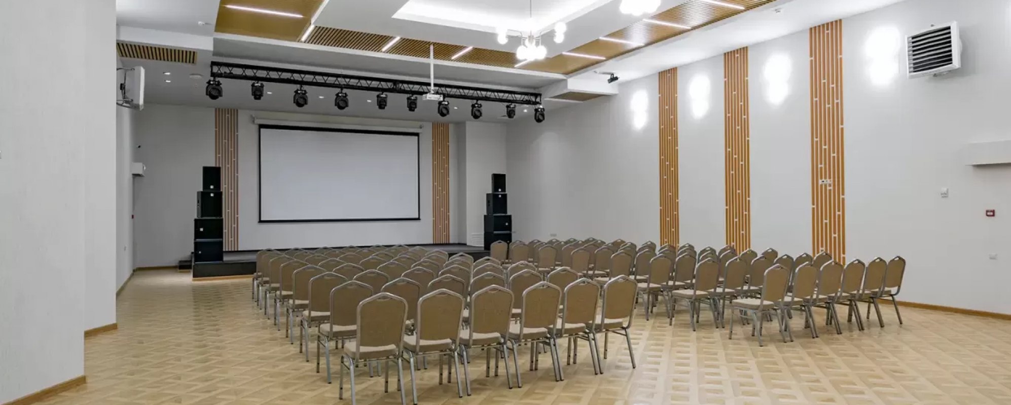 Фотографии конференц-зала Зал Ива