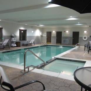 Фотографии гостиницы 
            Holiday Inn Express and Suites - Stroudsburg, an IHG Hotel
