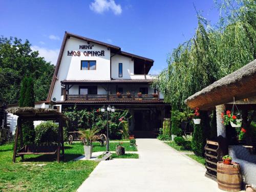 Фотография гостевого дома Hanu lu Mos Opinca