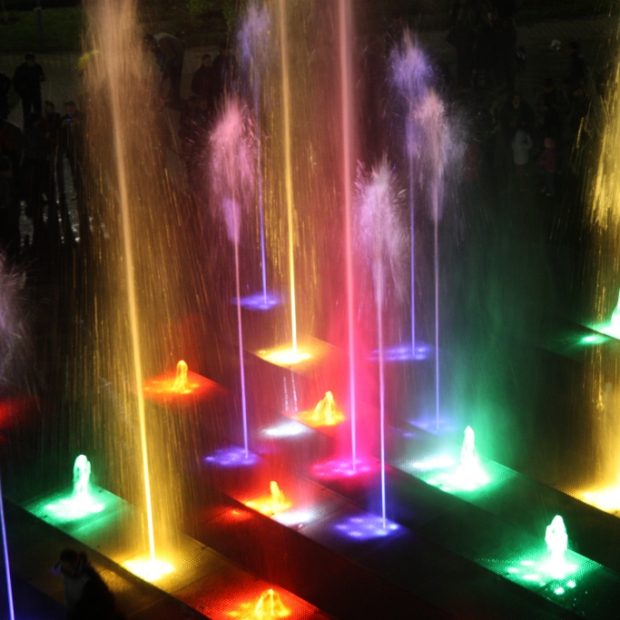 Фотография достопримечательности Светомузыкальный фонтан Торнадо