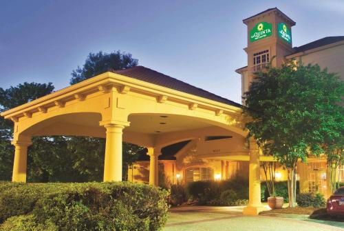 Фотография гостиницы La Quinta by Wyndham Charlotte Airport South