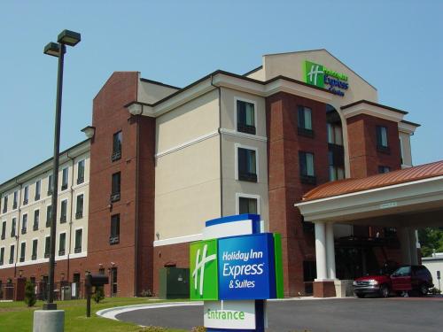 Фотография гостиницы Holiday Inn Express Hotels & Suites Rockingham West, an IHG Hotel