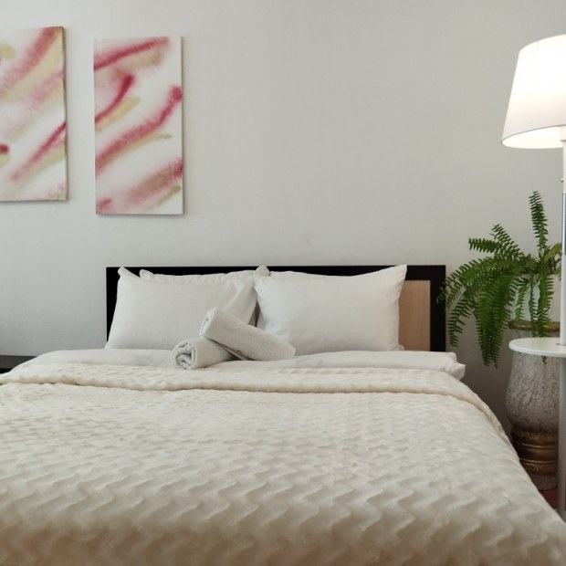 Фотографии квартиры 
            Квартира Трёхместная. Центр. Светлая. Теплая. Балкон