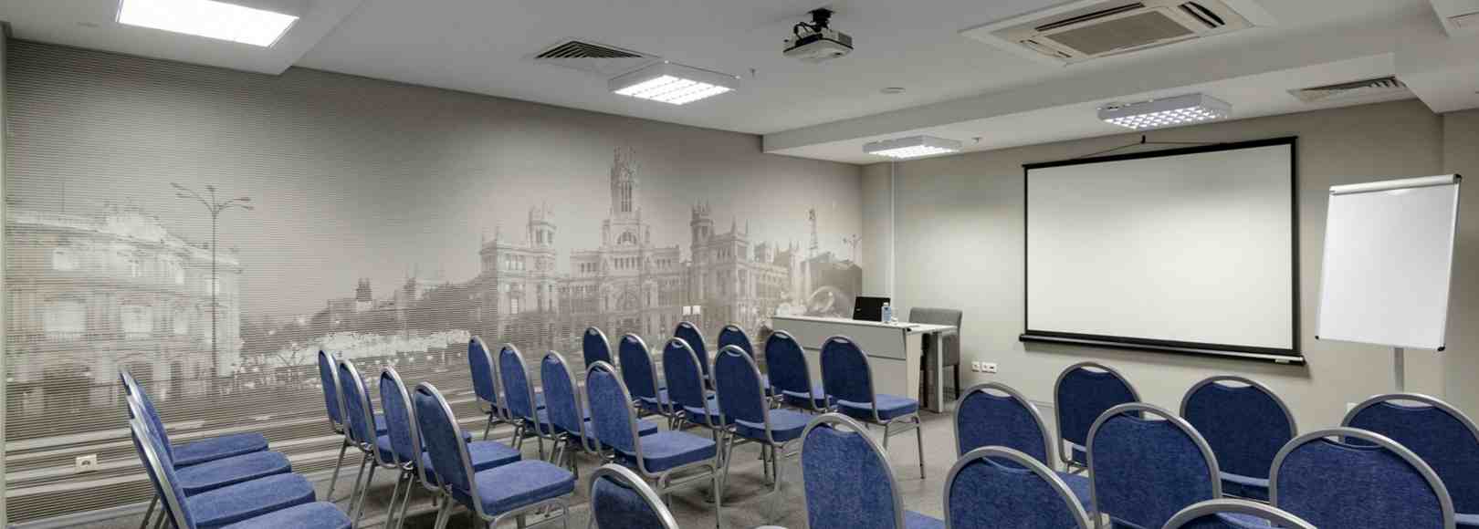 Фотография конференц-зала Май