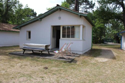 Фотография гостевого дома maisonnette 6 pers dans résidence avec piscine