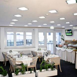 Фотографии гостиницы 
            Adler Hotel Frankfurt