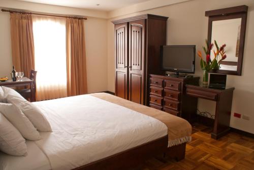 Фотография гостиницы Hotel Plaza Real Suites & Apartments San Jose