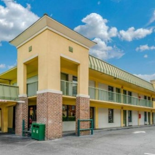 Фотография гостиницы Quality Inn Savannah Historic District