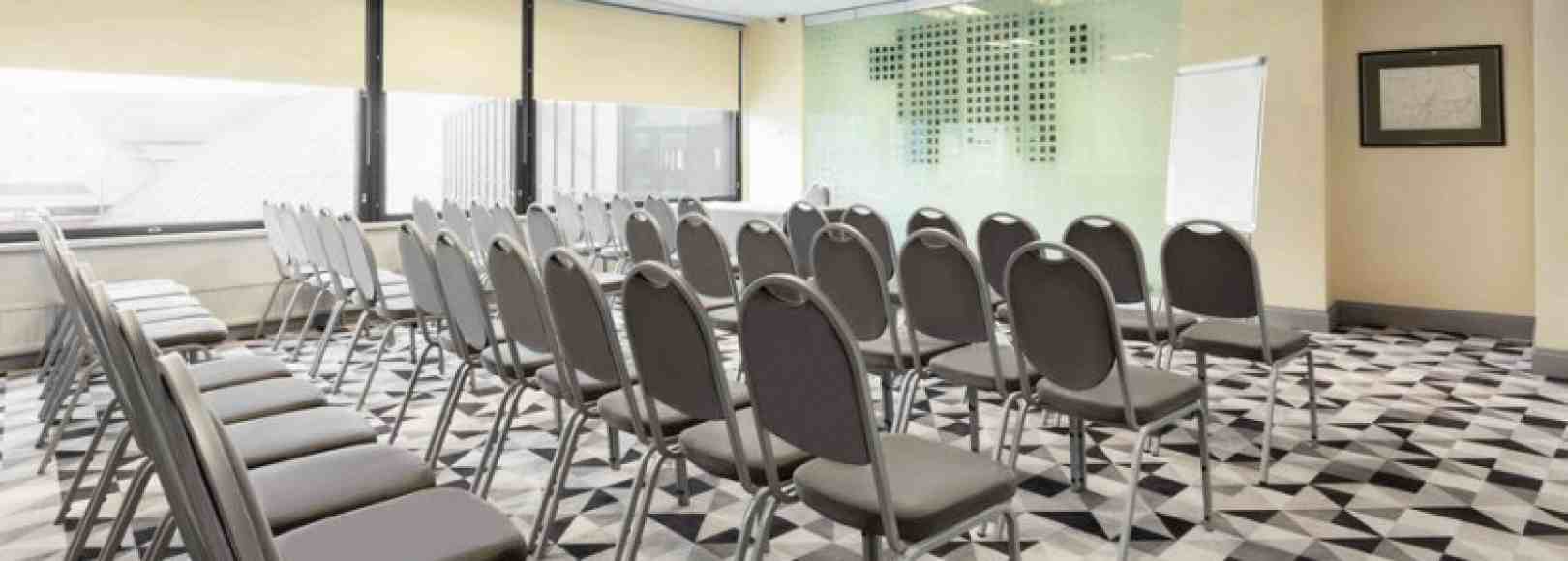 Фотография конференц-зала Яна