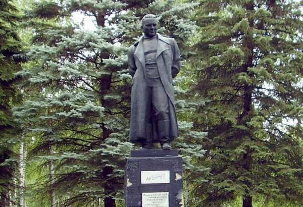 Фотография памятника Памятник Аркадию Гайдару
