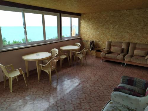 Фотографии гостевого дома
Людмила