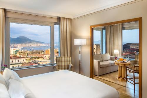 Фотографии гостиницы 
            Renaissance Naples Hotel Mediterraneo