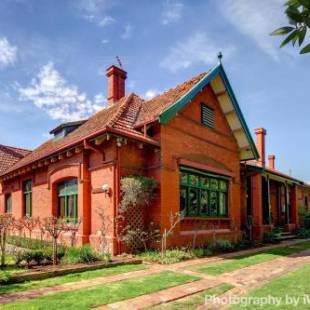 Фотографии мини отеля
Buxton Manor