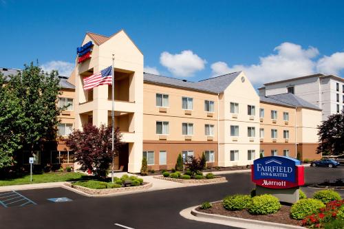 Фотография гостиницы Fairfield Inn & Suites Bloomington