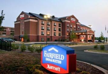 Фотография гостиницы Fairfield Inn & Suites by Marriott Charlotte Matthews