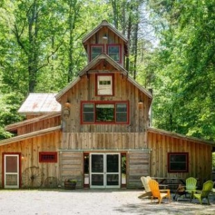 Фотография гостевого дома Jasper 7 Timbers Cabin on 15 Acres with a Creek!