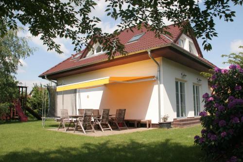 Фотографии гостевого дома 
            Holiday Home Prague Pruhonice