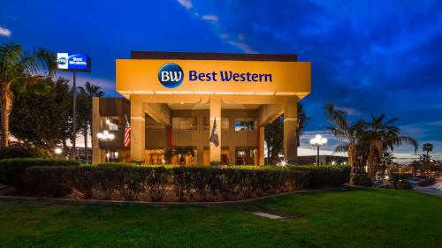 Фотография гостиницы Best Western Yuma Mall Hotel & Suites