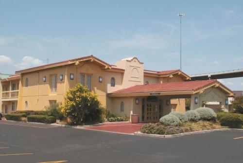 Фотография гостиницы La Quinta Inn by Wyndham Austin University Area