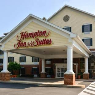 Фотографии гостиницы 
            Hampton Inn & Suites State College at Williamsburg Square