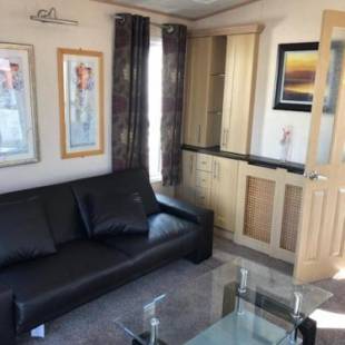 Фотографии кемпинга
Gold Standard Caravan on South View Park