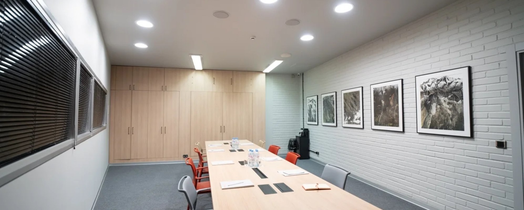 Фотографии комнаты для переговоров Комната спикеров