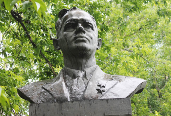 Фотография Памятник А.Д. Швецову