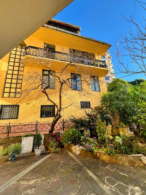 Фотография Коттеджа Частный Дом 320 м²  в Самом Центре Сочи