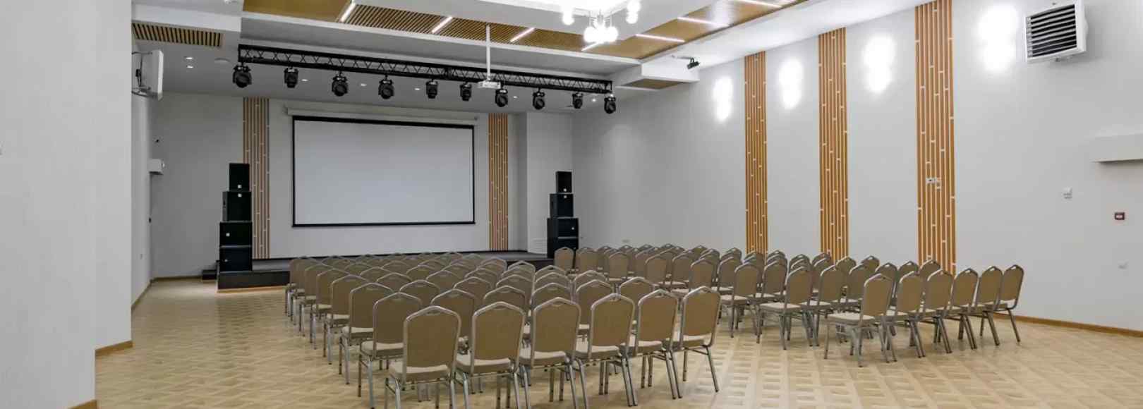 Фотография конференц-зала Зал Ива