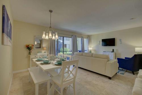 Фотографии гостевого дома 
            Bay Oaks Ground Floor