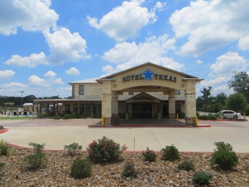 Фотография гостиницы Hotel Texas Hallettsville