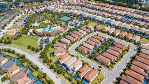 Фотографии гостевого дома
Gorgeous 5 Bd w/ Pool Close to Disney 6071