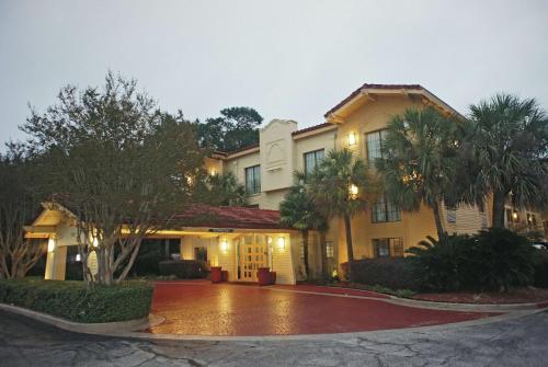 Фотографии гостиницы 
            La Quinta Inn by Wyndham Pensacola