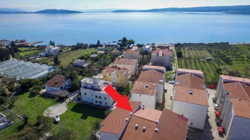 Фотография гостевого дома Apartments with a parking space Kastel Stafilic, Kastela - 15867