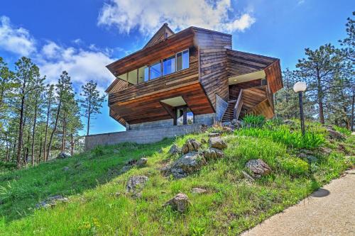 Фотография гостевого дома Luxe Boulder Barrett House on Mtn Peak with Hot Tub